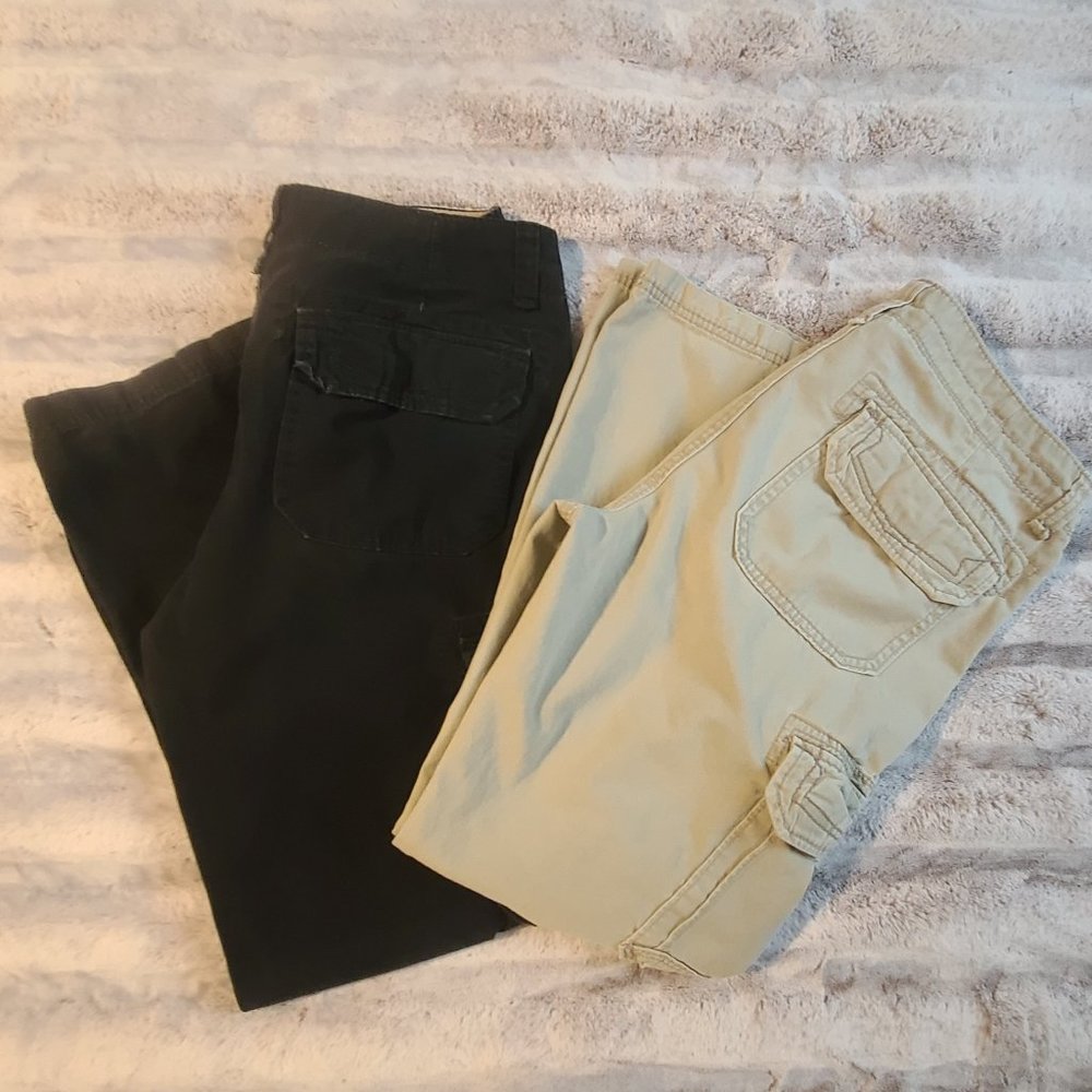 2) Pair UnionBay Cargo Pants 32x32